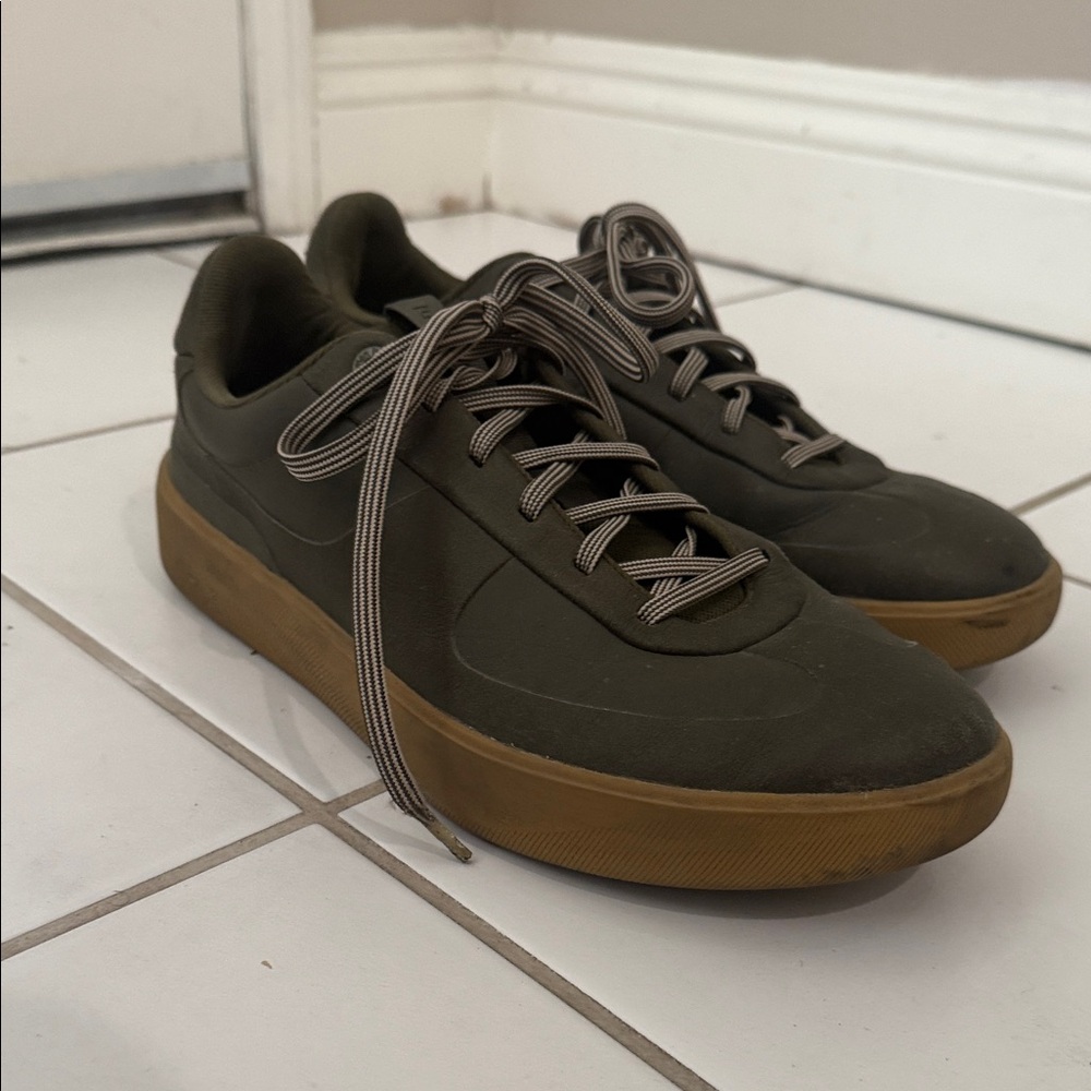 Lululemon athletica men’s size 11 shoes